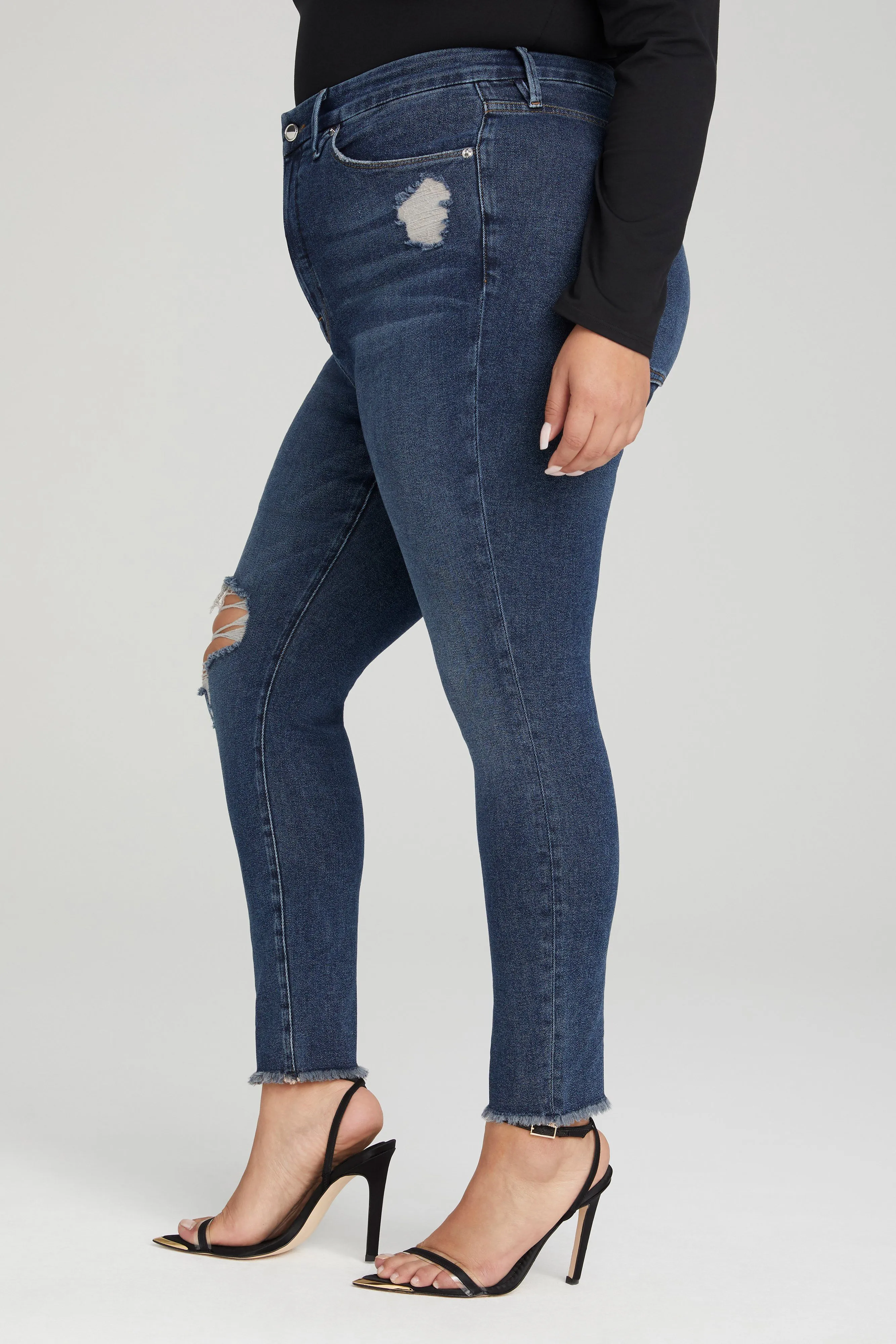 GOOD LEGS CROP FRAY HEM | BLUE521