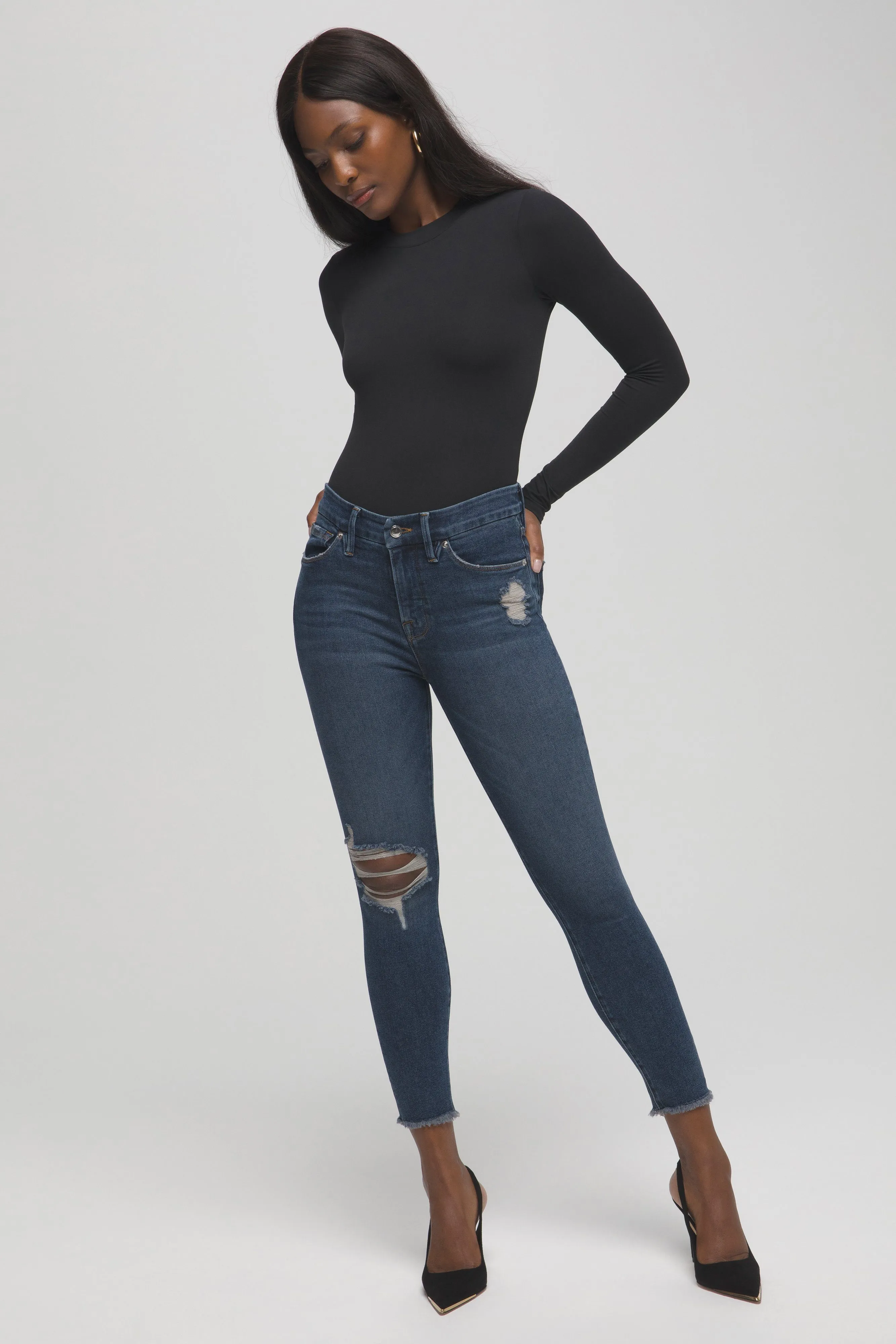 GOOD LEGS CROP FRAY HEM | BLUE521