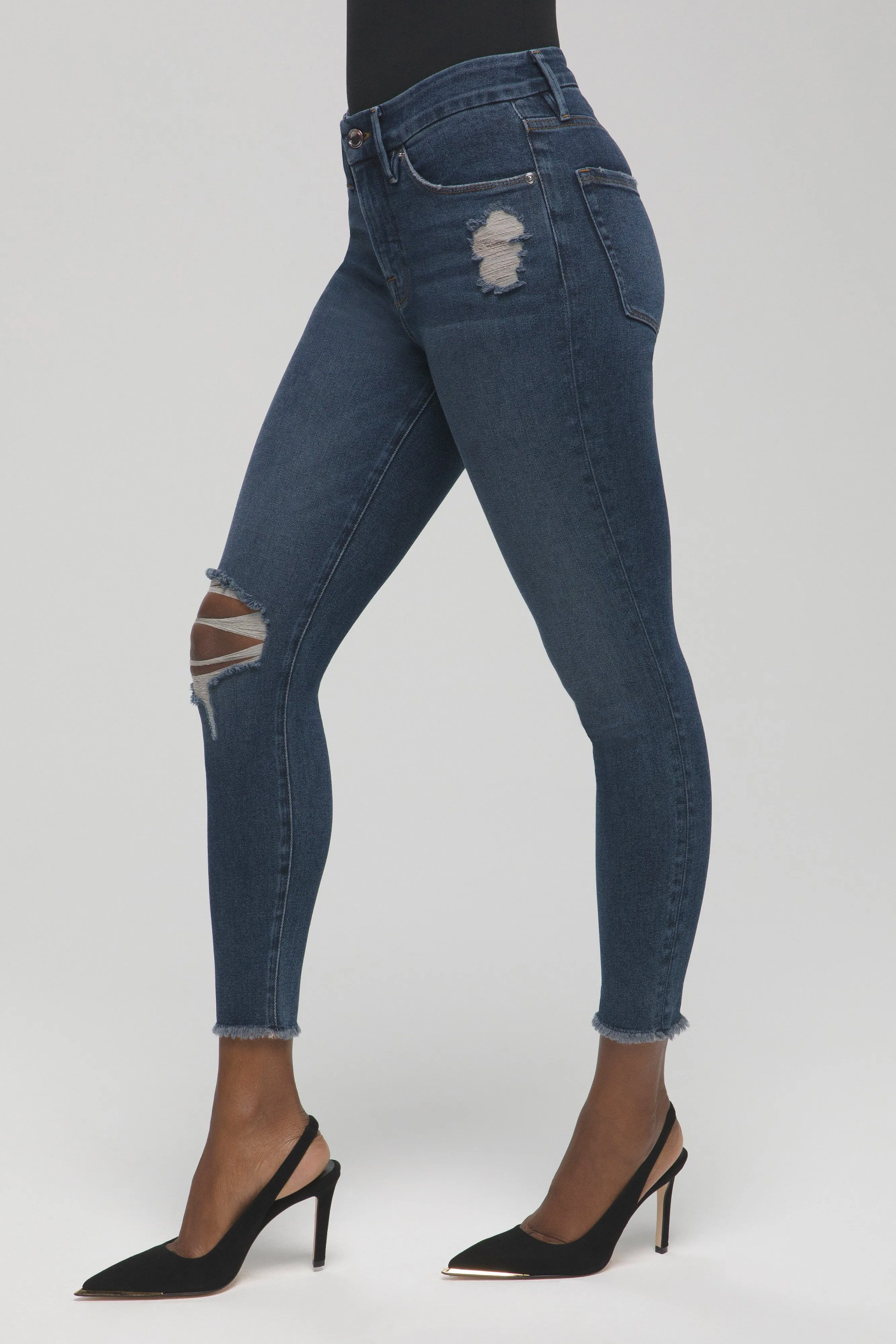 GOOD LEGS CROP FRAY HEM | BLUE521