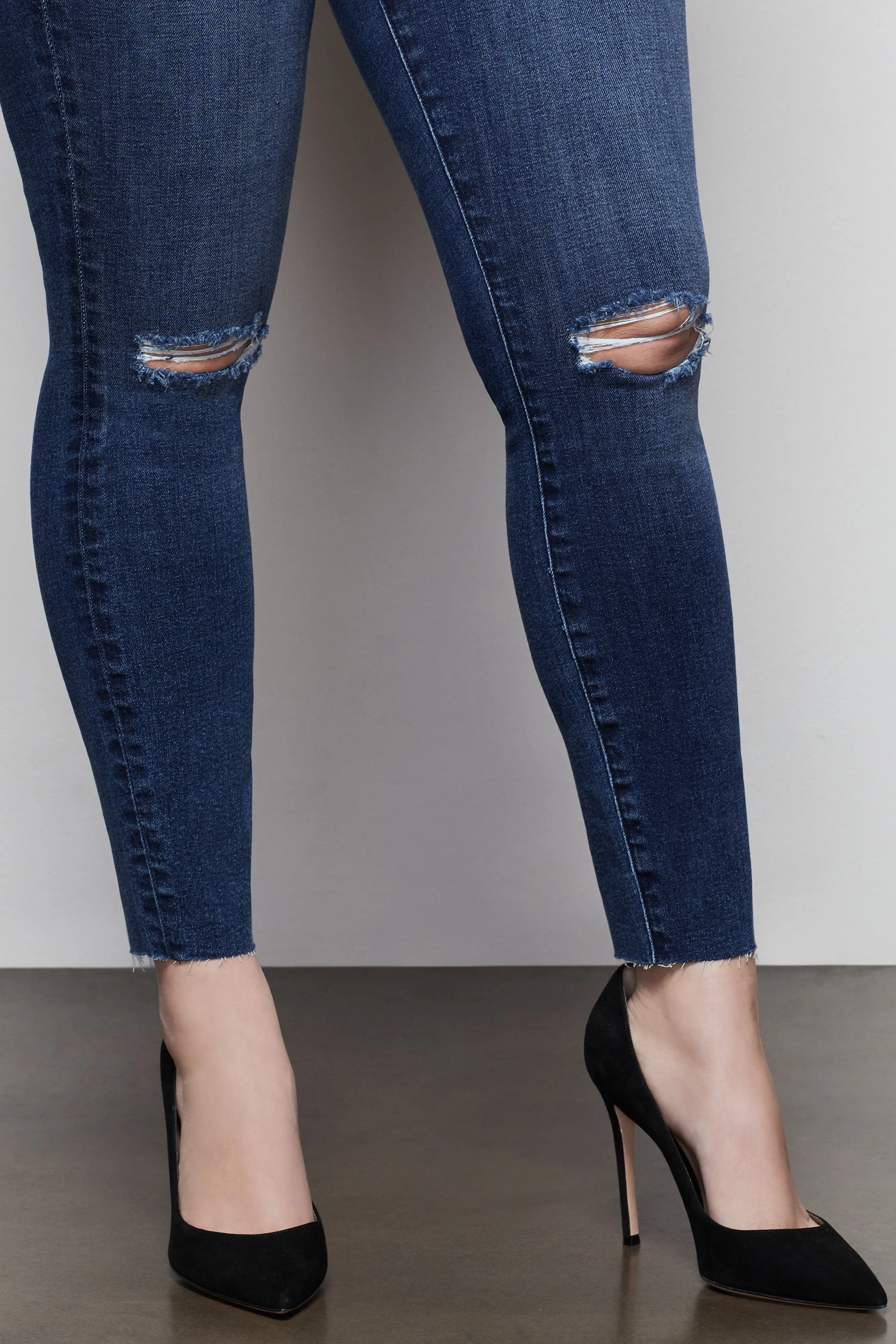 GOOD LEGS CROP RAW EDGE | BLUE432
