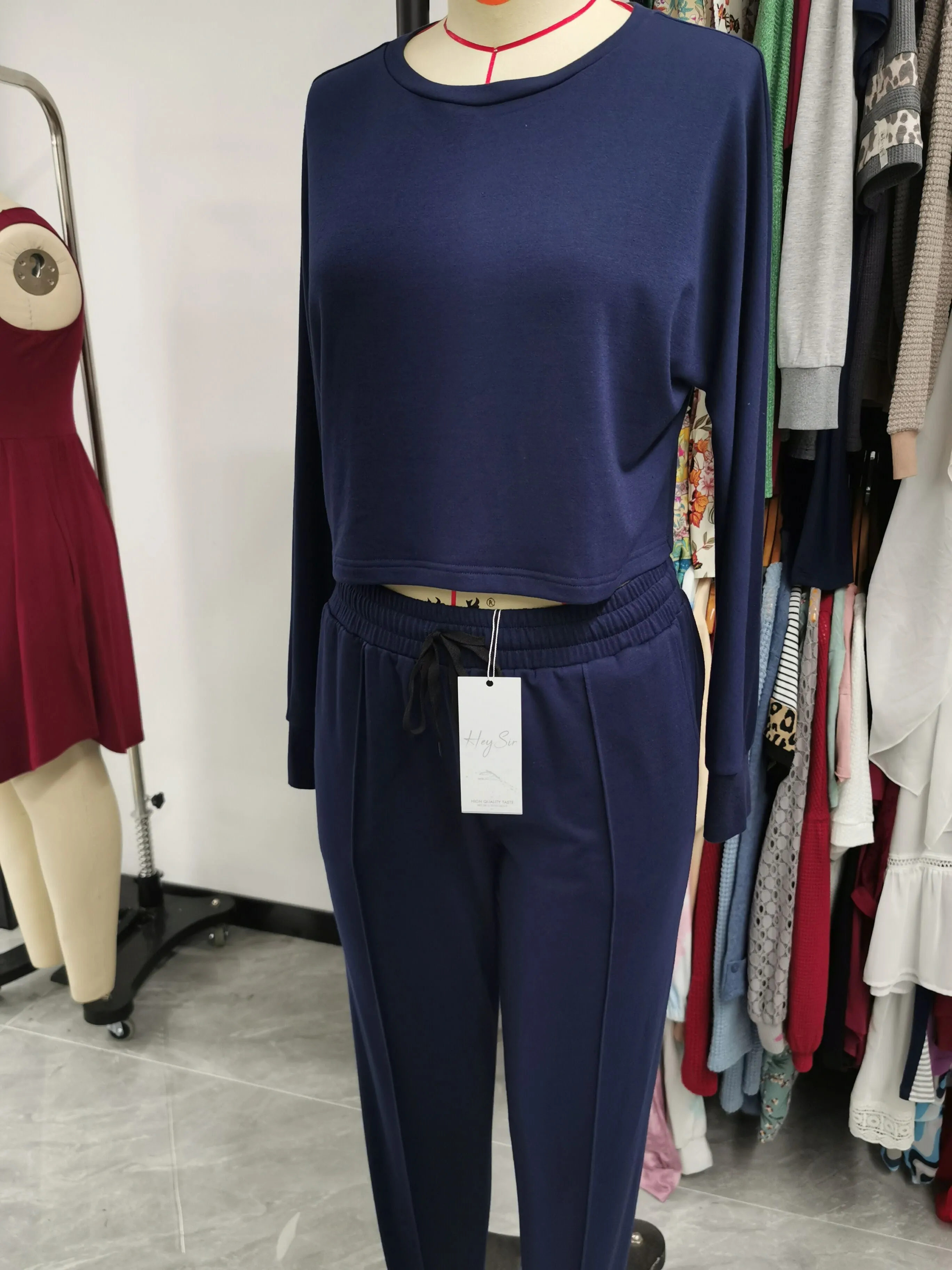 Hisir Basic Women’s Two-piece Loungewear Pajama Set with Short Sleeve Pullover T-shirt and Jogger Pants with Pockets