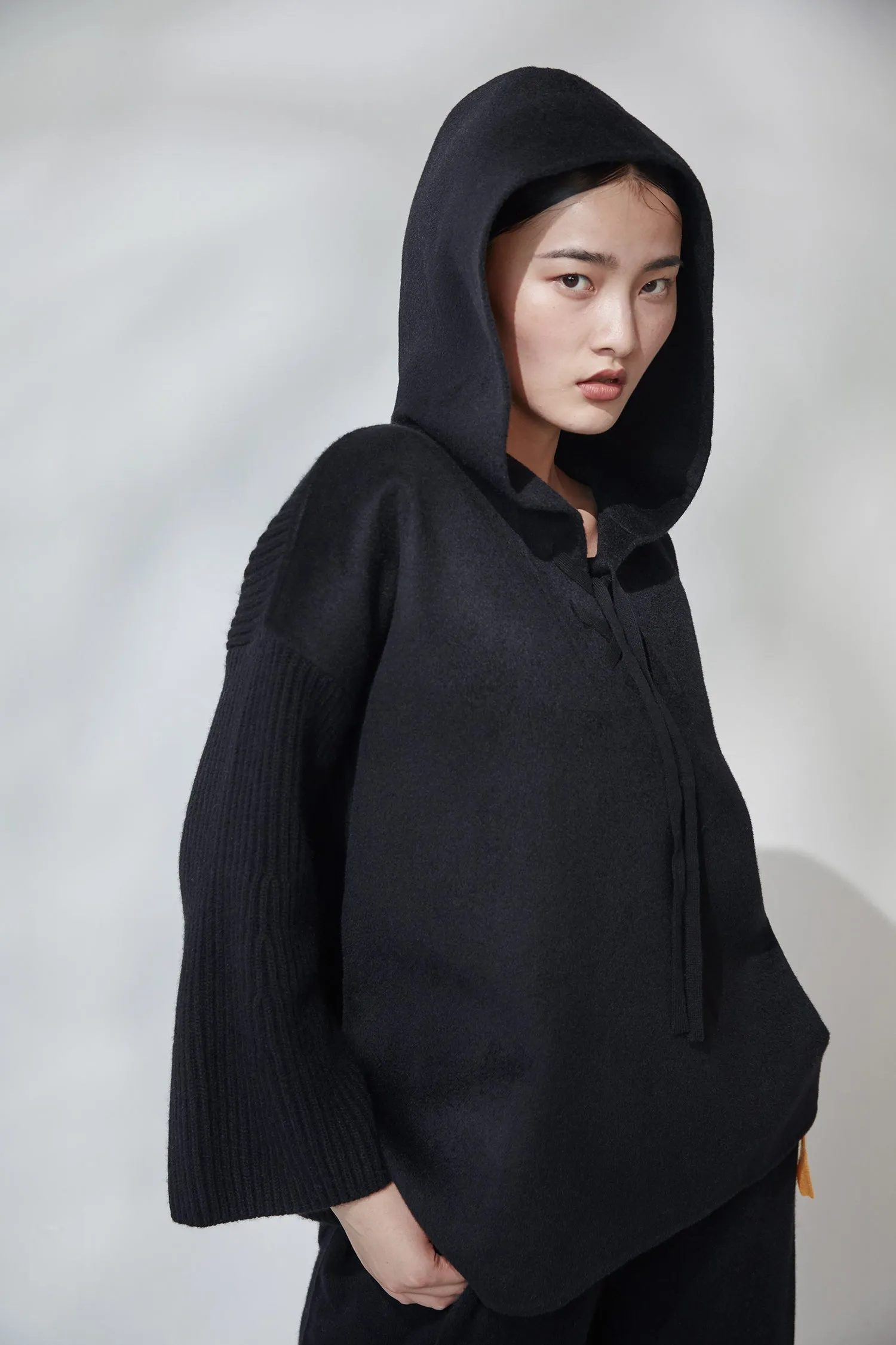 Joint stitch 100% cashmere hooded jumper