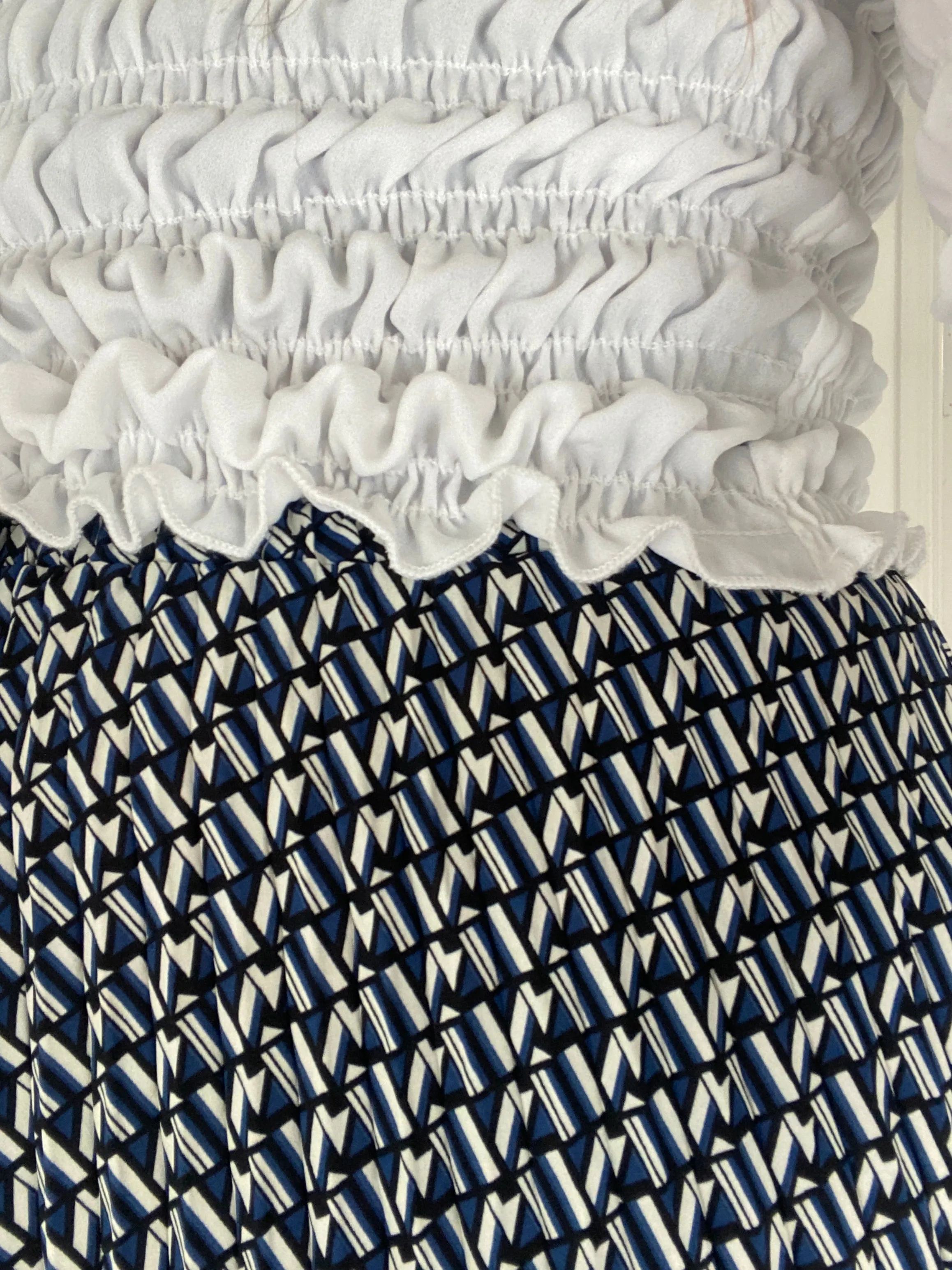 MIDI PLEATED SKIRT