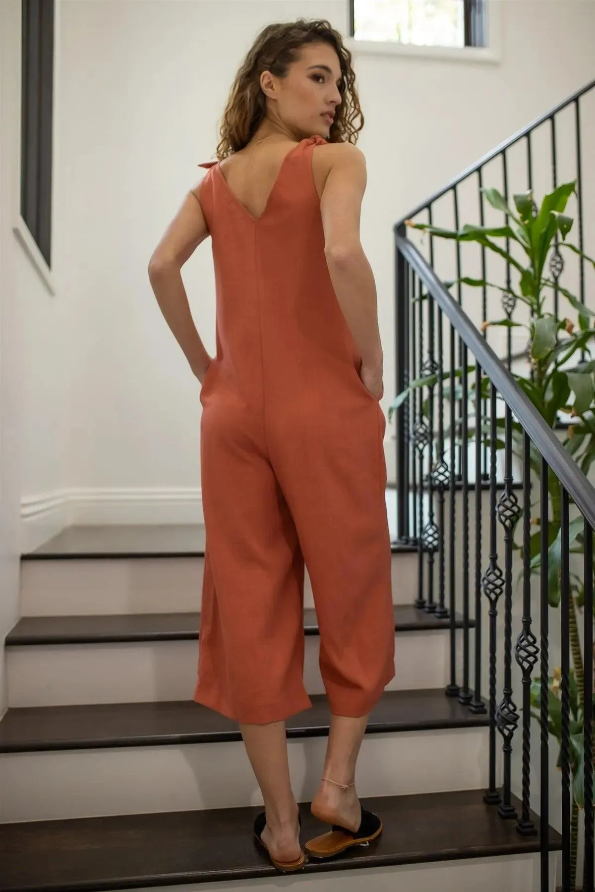 Rust Textured Strap Self-Tie Details V-Neck Romper /2-2